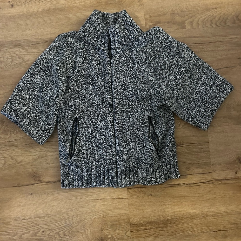 Black & White Knit Zip-Up Sweater - size PP
